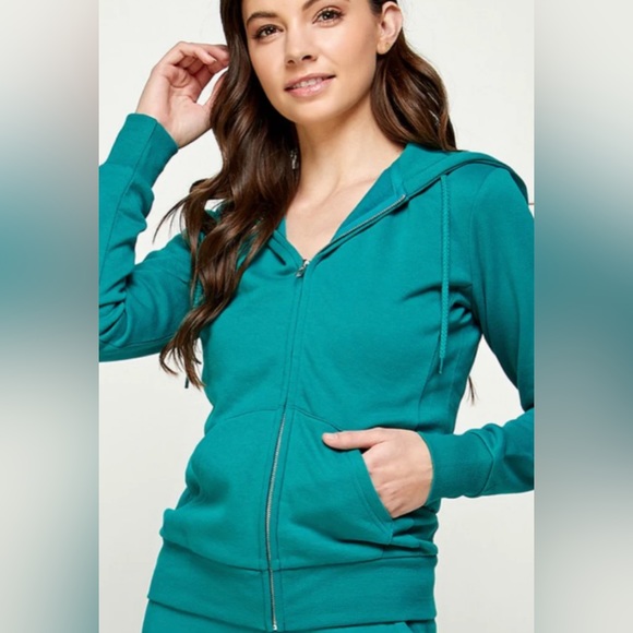 Juicy Couture Jackets & Blazers - Juicy Couture women’s green velvet y2k trendy zip up hooded jacket L L109-39